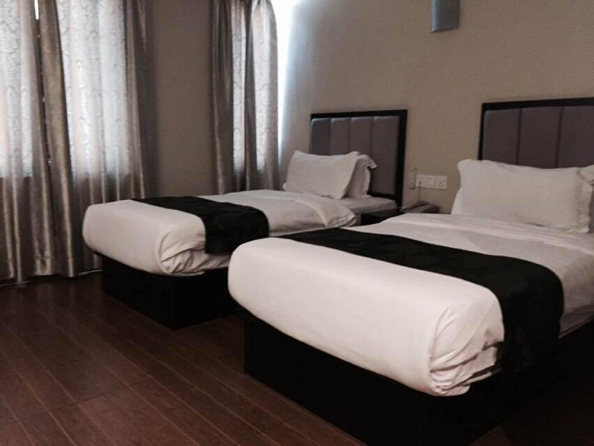 Kk Waterfront Hotel Кота Кинабалу Екстериор снимка