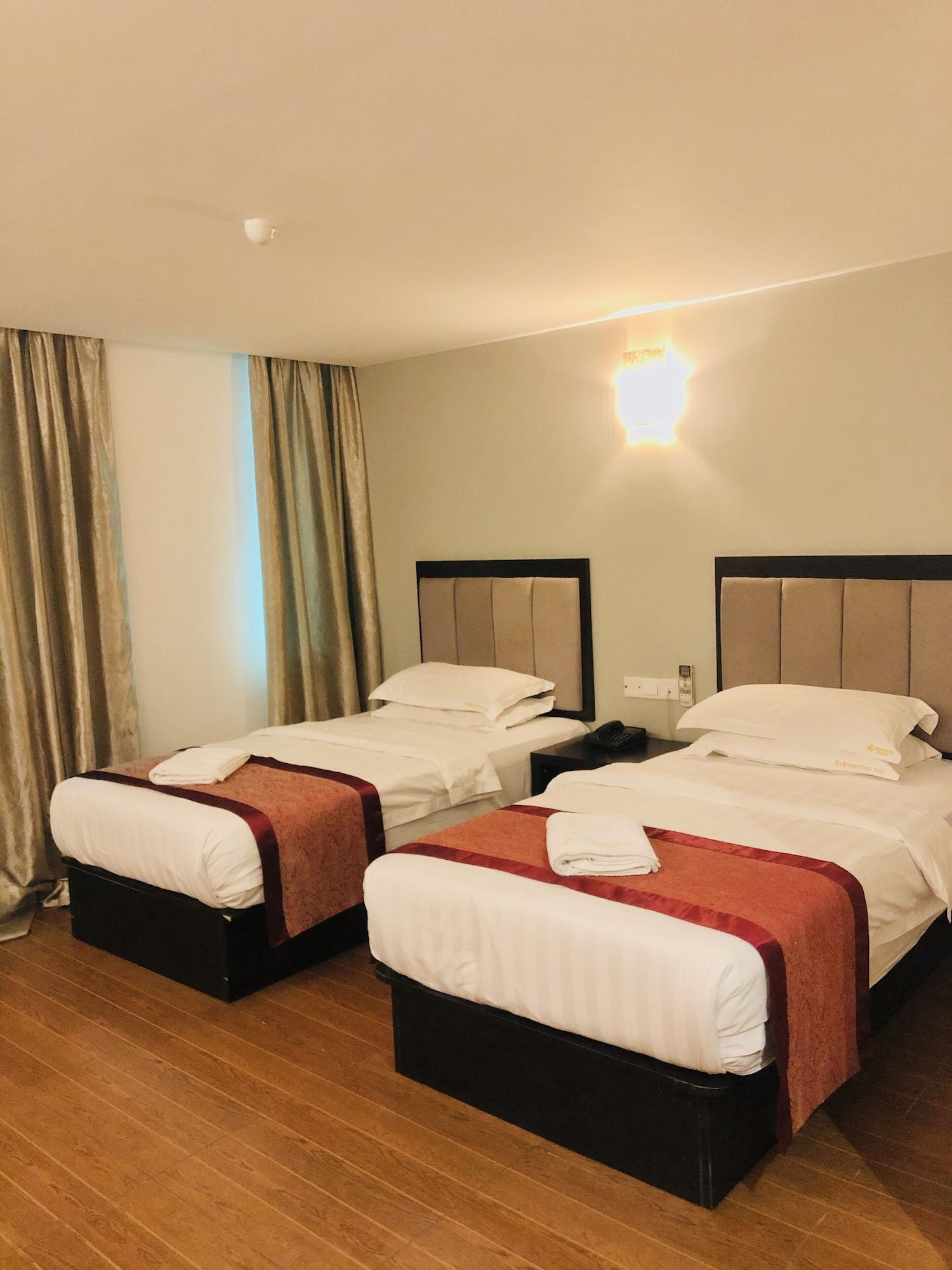 Kk Waterfront Hotel Кота Кинабалу Екстериор снимка