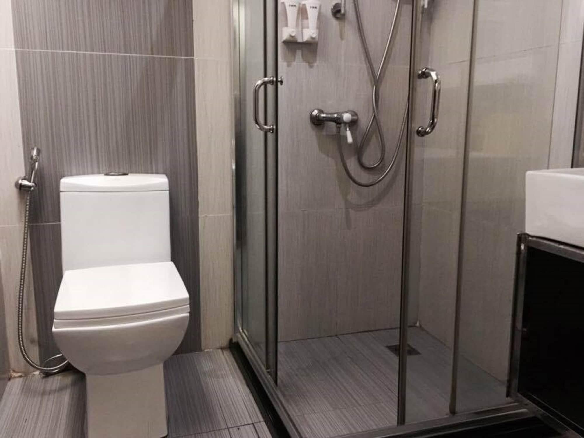 Kk Waterfront Hotel Кота Кинабалу Екстериор снимка