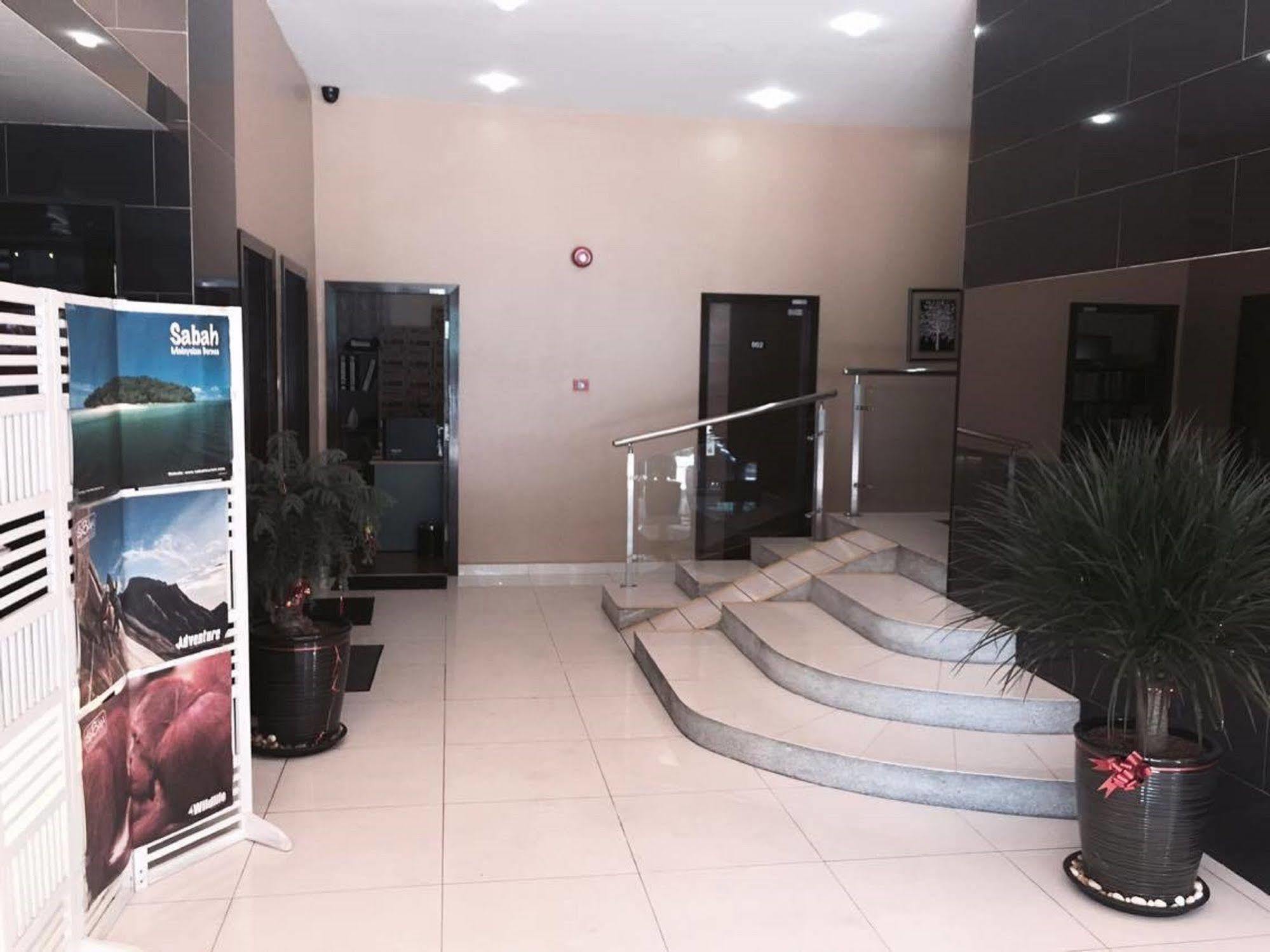 Kk Waterfront Hotel Кота Кинабалу Екстериор снимка