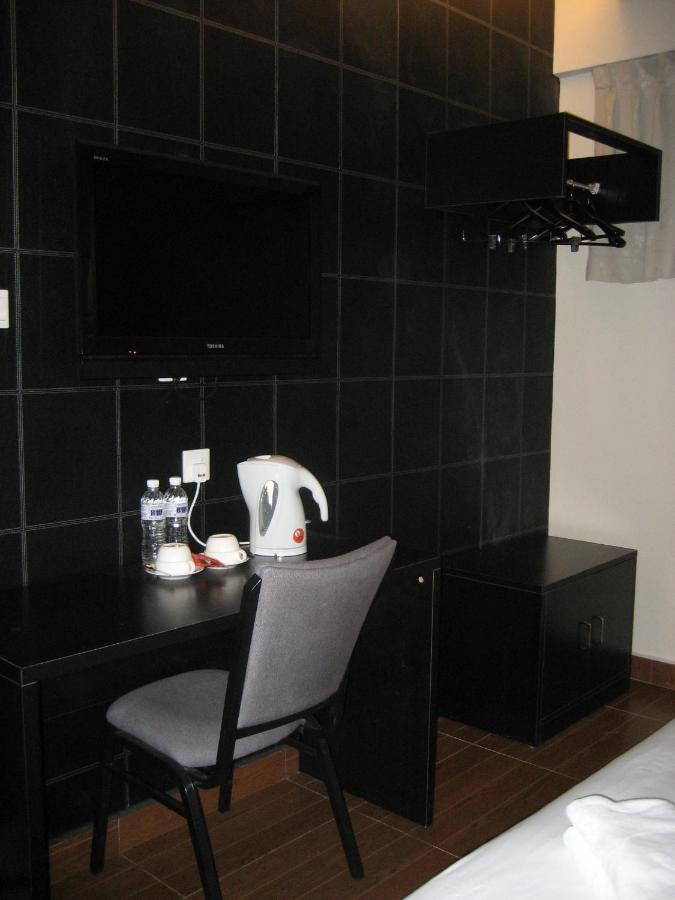 Kk Waterfront Hotel Кота Кинабалу Екстериор снимка